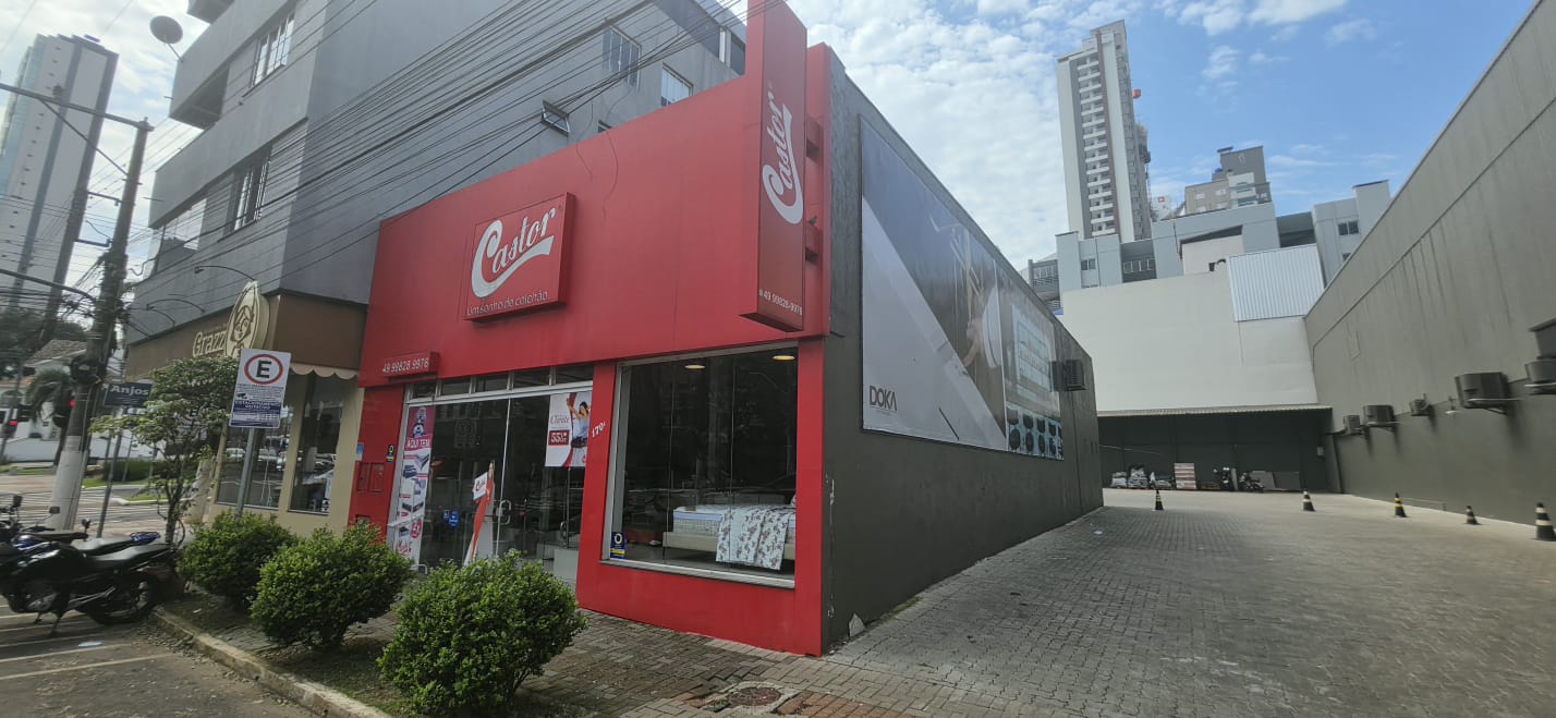 Sala comercial na Avenida Nereu Ramos